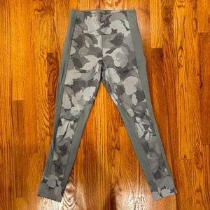Athleta gray camouflage leggings with zippered back pockets